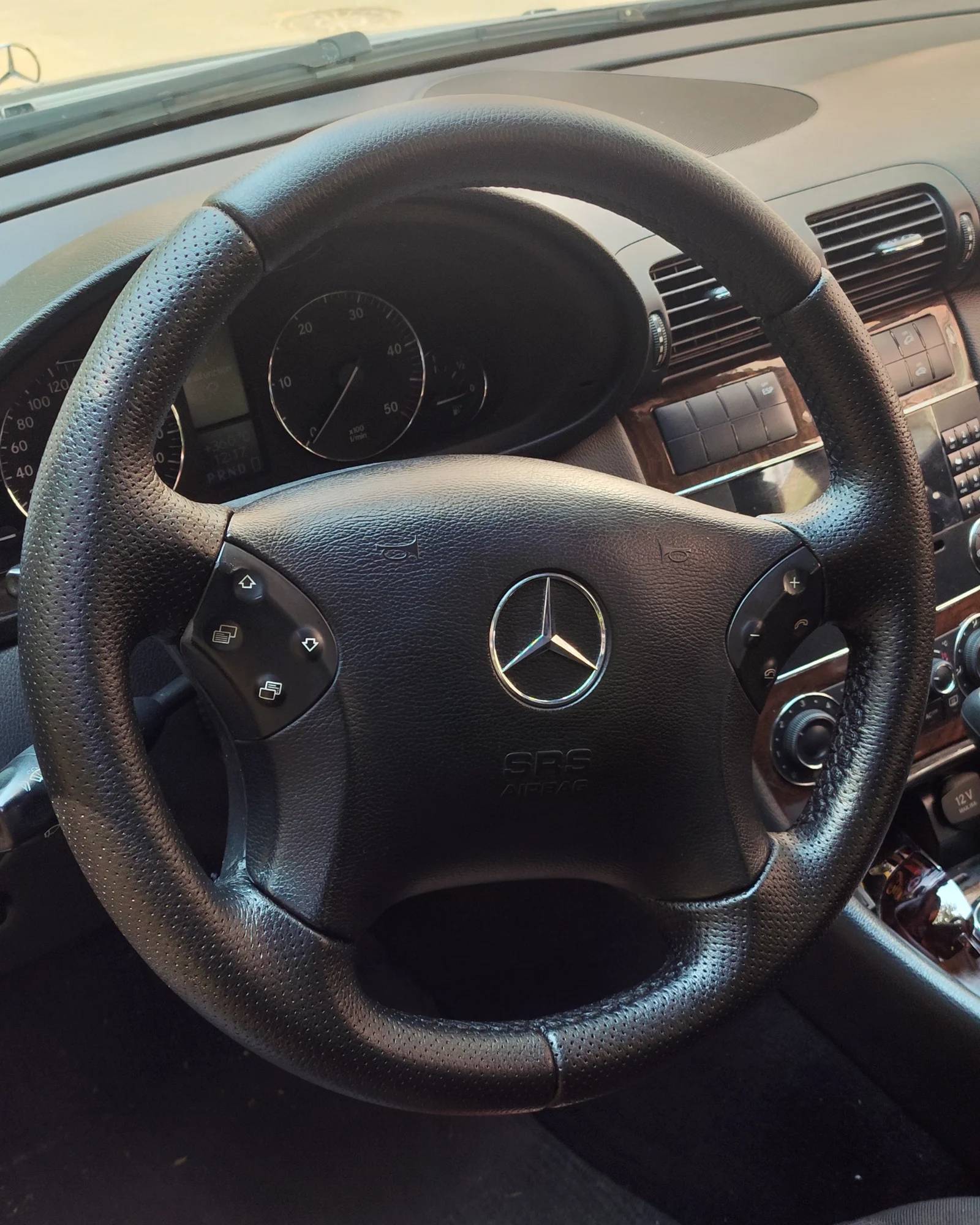 Перетяжка керма в замінник з перфорацією Mercedes