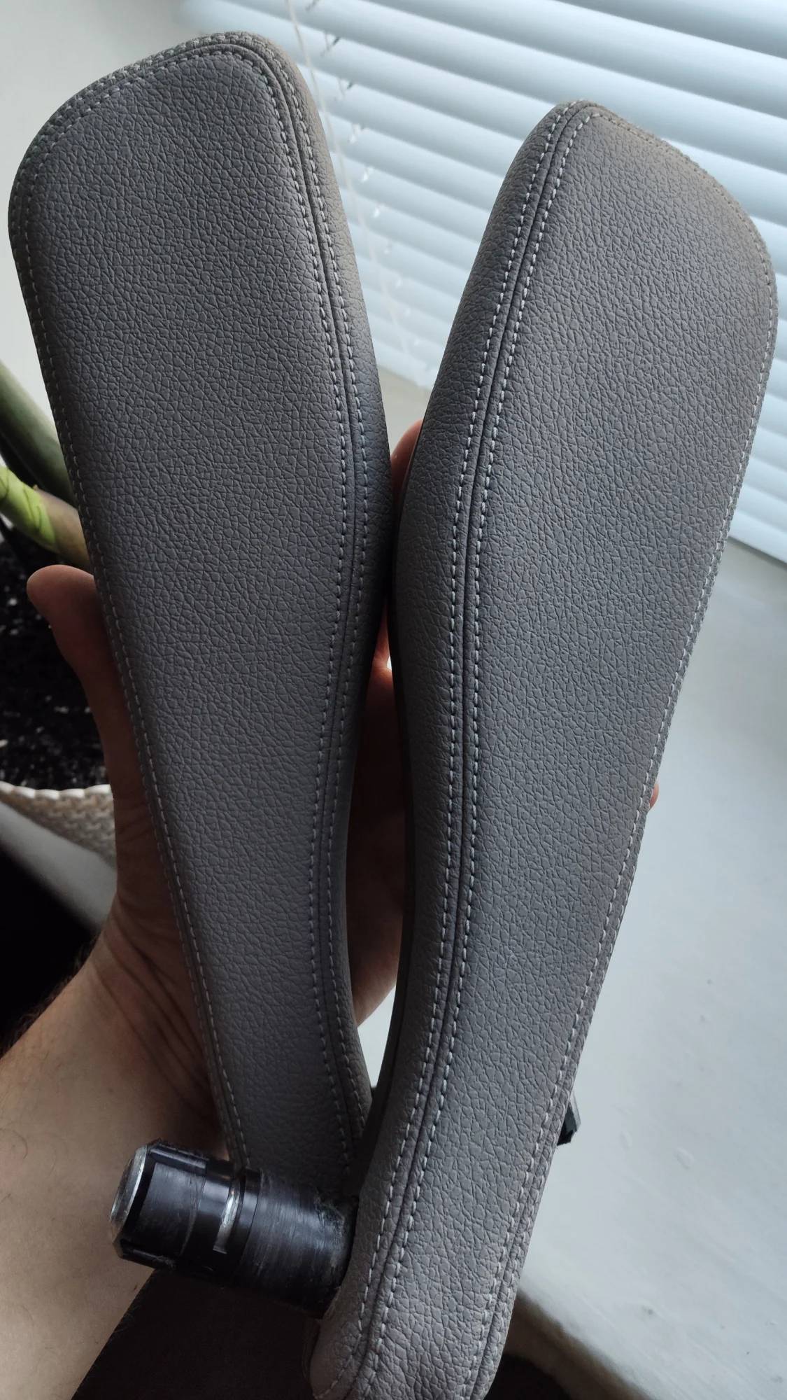 Перетяжка підлокітників Renault Scenic 3